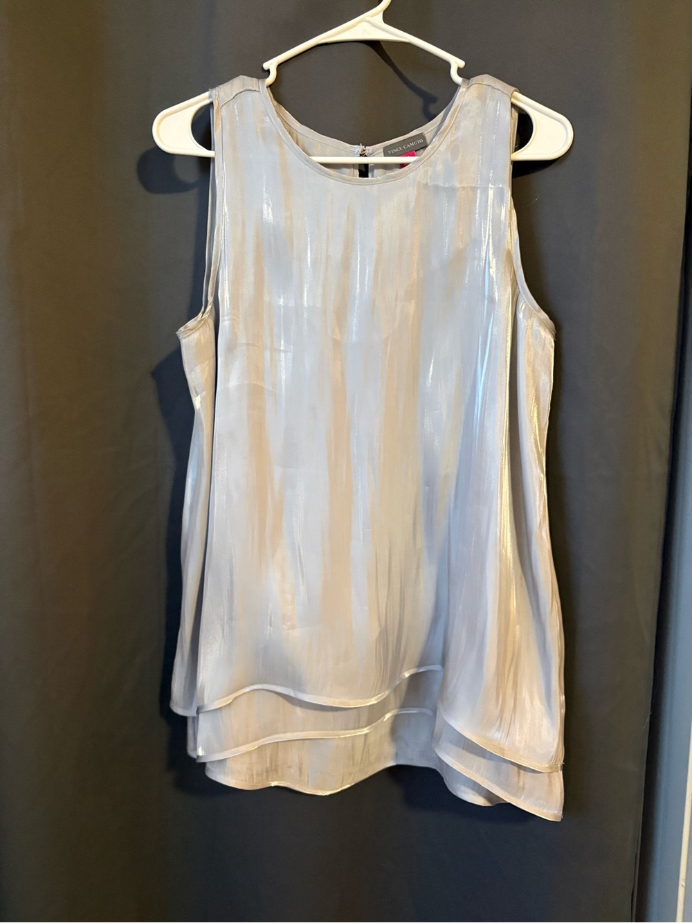 Vince Camuto Sleeveless Shimmery Silver Gray Tiered Blouse - Picture 1 of 3